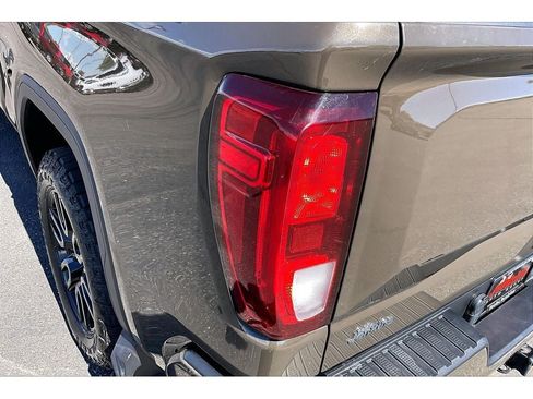 Used 2023 GMC Sierra 1500 Elevation w/ X31 Off-Road Package AWD/4WD image 30