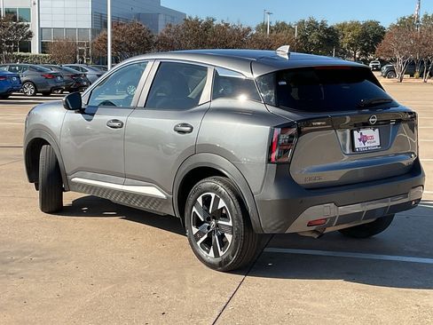 Used 2025 Nissan Kicks SV image 7