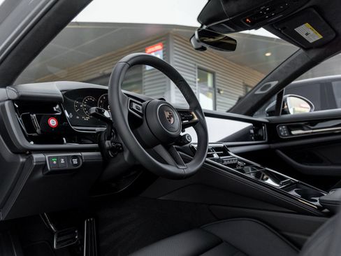 Certified 2026 Porsche Panamera GTS AWD/4WD image 4