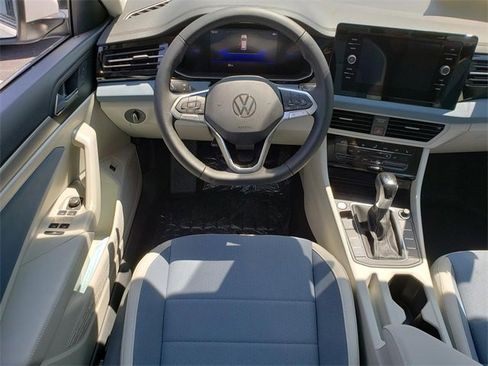 New 2025 Volkswagen Jetta SE image 10