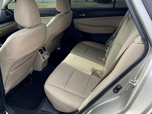 Used 2018 Subaru Outback 2.5i Limited image 16