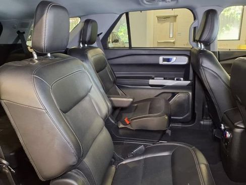 Used 2023 Ford Explorer Limited w/ Equipment Group 301A RWD image 26