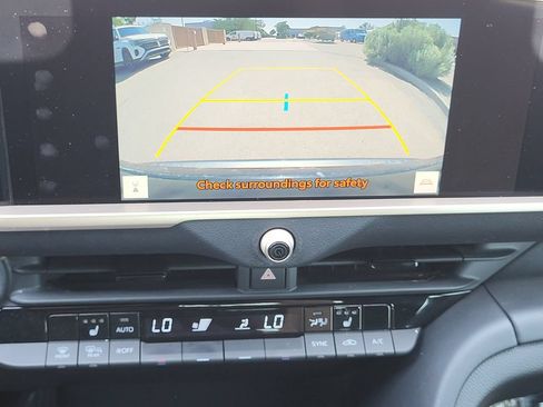 Used 2023 Toyota Crown AWD/4WD image 17
