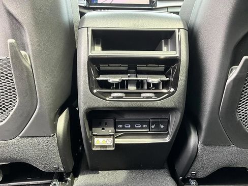 New 2026 Jeep Grand Cherokee Limited AWD/4WD image 31