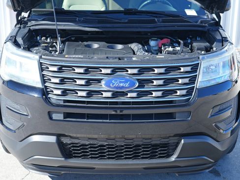 Used 2017 Ford Explorer FWD image 7
