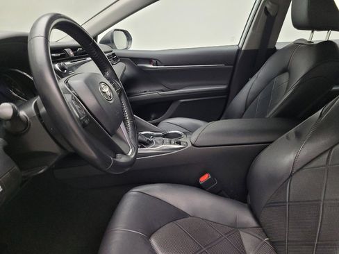 Used 2019 Toyota Camry XLE image 17