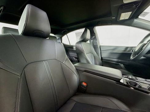 Used 2025 Toyota Camry XSE image 28