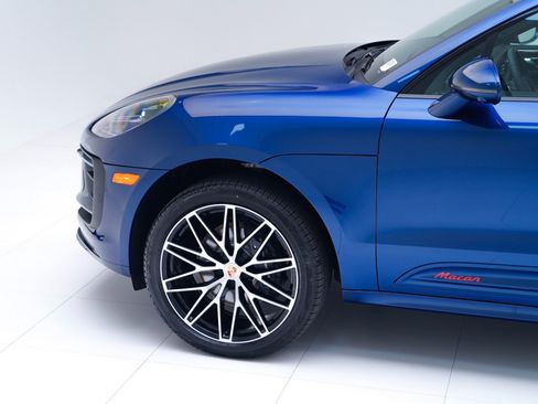 Certified 2026 Porsche Macan AWD/4WD image 11