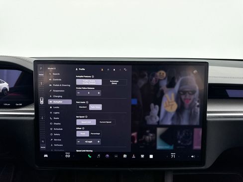 Used 2022 Tesla Model X Plaid AWD/4WD image 18