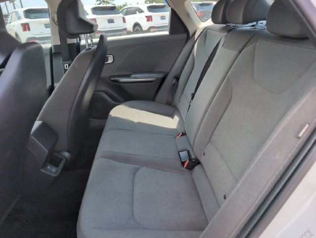 Used 2025 Kia K4 FWD image 29