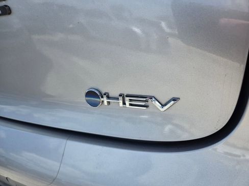 Used 2023 Toyota Prius XLE FWD image 12