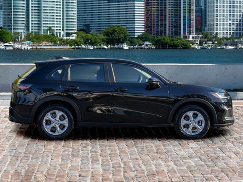 Certified 2023 Honda HR-V LX image 4