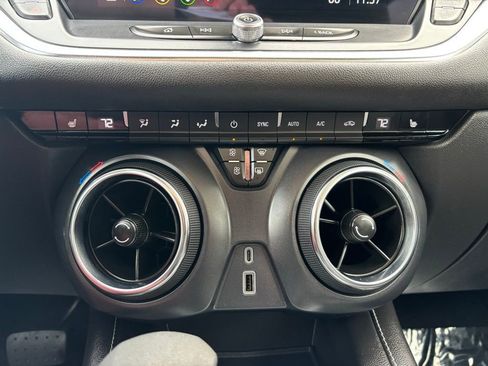 Used 2025 Chevrolet Blazer LT image 19