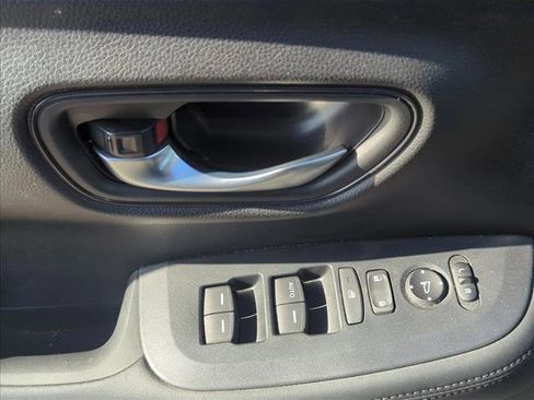 Used 2024 Honda HR-V LX image 9