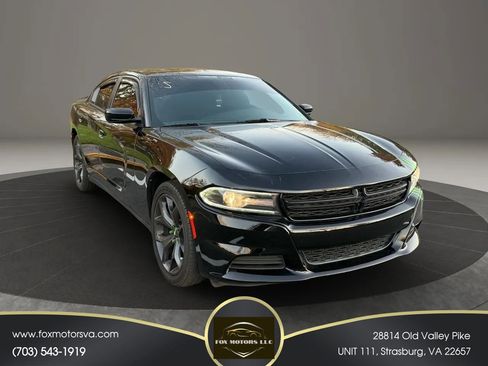 Used 2020 Dodge Charger SXT image 1