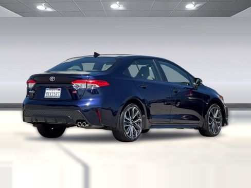 Used 2022 Toyota Corolla SE w/ SE Premium Package FWD image 3