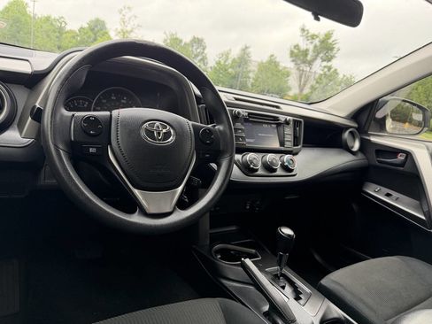 Used 2016 Toyota RAV4 LE FWD image 22