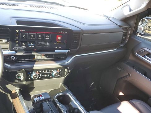 Certified 2022 GMC Sierra 1500 SLT w/ SLT Convenience Package image 20