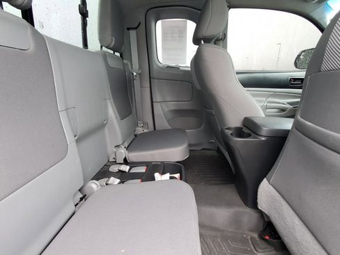 Used 2015 Toyota Tacoma 4x4 Access Cab V6 w/ TRD Sport Package image 6