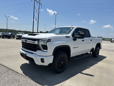 Used 2024 Chevrolet Silverado 2500 LTZ w/ LTZ Plus Package AWD/4WD image 6