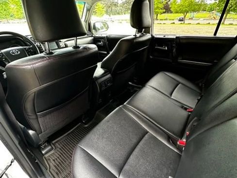 Used 2017 Toyota 4Runner TRD Off-Road Premium AWD/4WD image 16