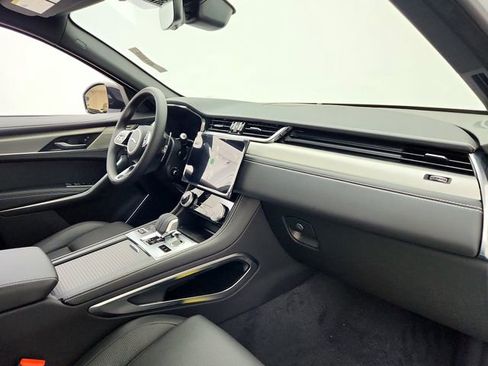 Certified 2025 Jaguar F-PACE R-Dynamic S image 21