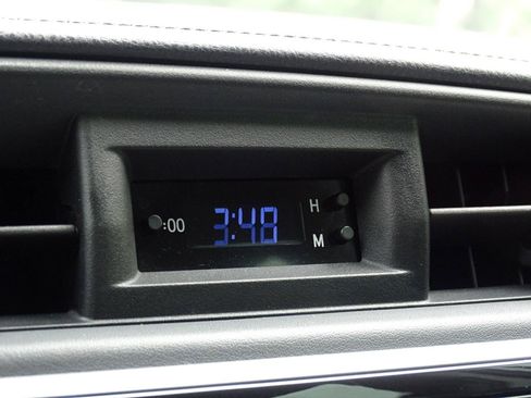 Used 2019 Toyota Corolla SE FWD image 34