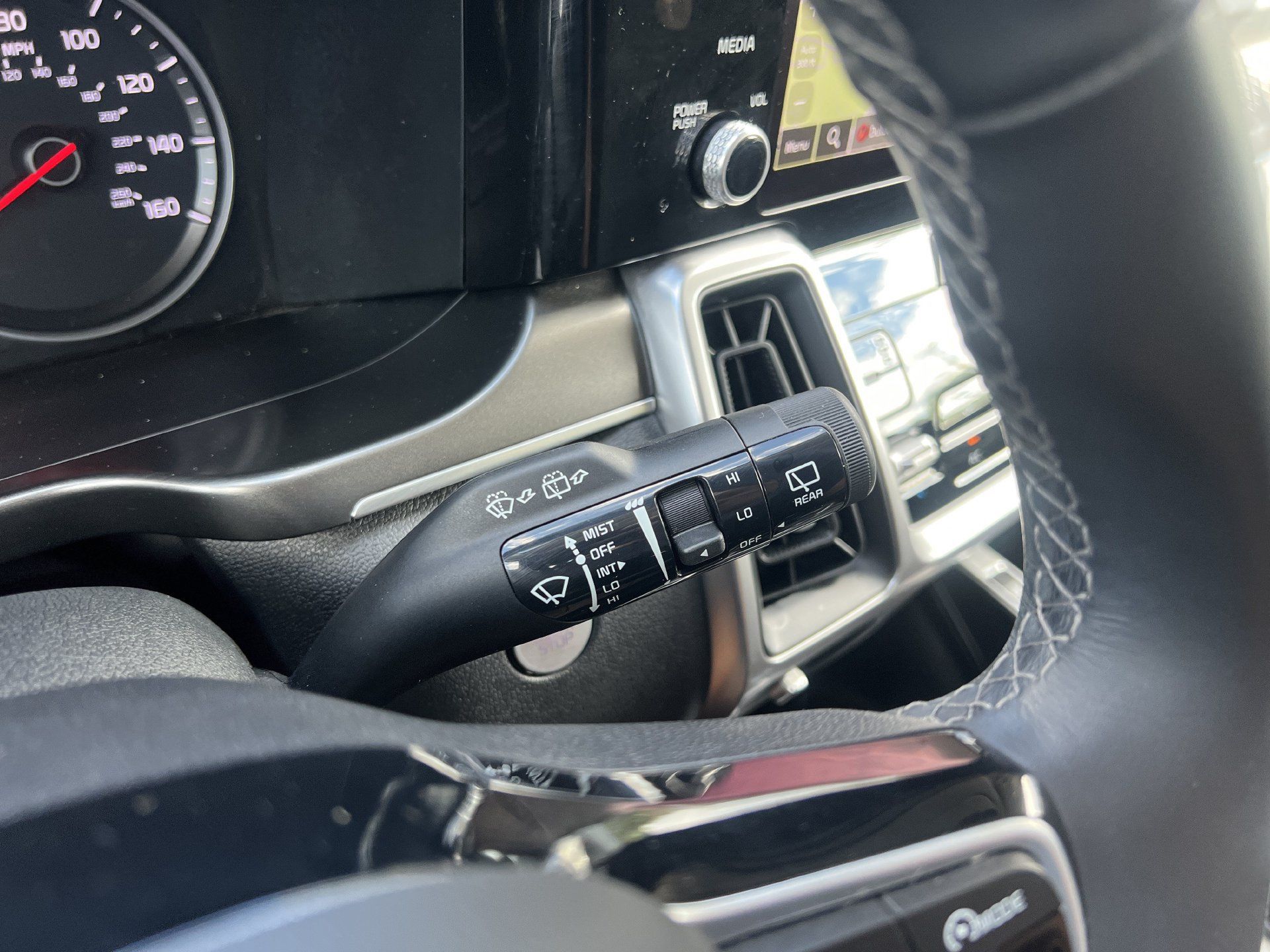 Used 2023 Kia Sorento S w/ Panoramic Sunroof Package FWD image 11