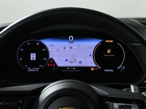 Used 2025 Porsche Cayenne AWD/4WD image 19
