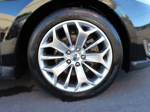 Used 2016 Ford Taurus Limited image 5