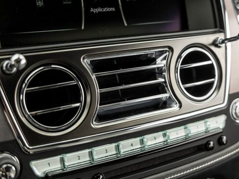 Used 2018 Rolls-Royce Wraith RWD image 38
