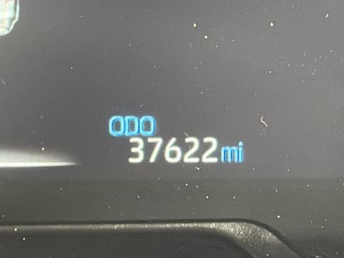 Used 2023 Toyota RAV4 XLE w/ Convenience Package image 5