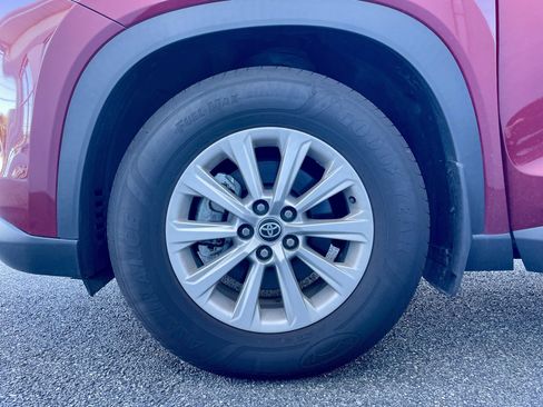 Used 2024 Toyota Grand Highlander AWD image 9