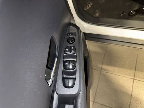 Used 2023 Nissan Kicks SV image 22