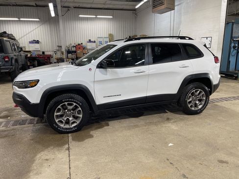 Used 2022 Jeep Cherokee Trailhawk w/ Technology Group image 4