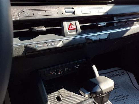 Used 2025 Kia K4 EX image 10