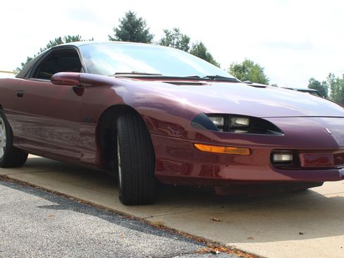 Used 1995 Chevrolet Camaro Z28 RWD image 2