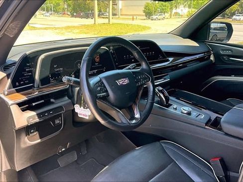 Used 2023 Cadillac Escalade Premium Luxury AWD/4WD image 14