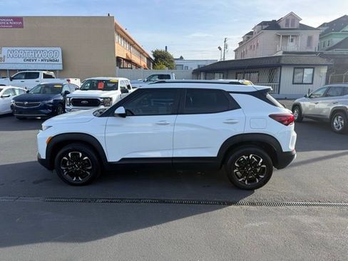 Used 2023 Chevrolet TrailBlazer LT image 3