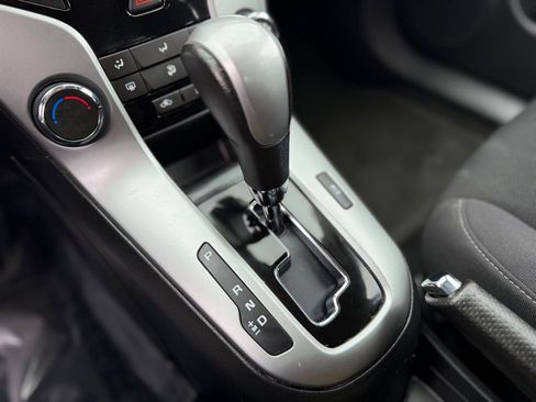 Used 2014 Chevrolet Cruze LT image 28