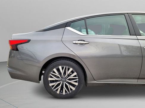 Used 2024 Nissan Altima 2.5 SV image 22