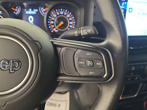 Used 2024 Jeep Gladiator Sport AWD/4WD image 31