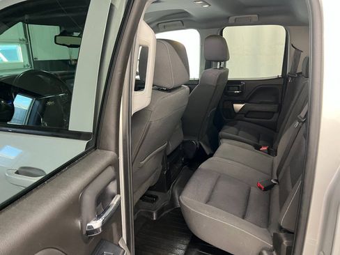 Used 2019 Chevrolet Silverado 1500 LT AWD/4WD image 9