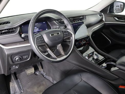 Used 2022 Jeep Grand Cherokee Limited image 28