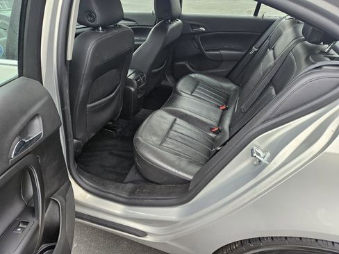 Used 2011 Buick Regal CXL image 12