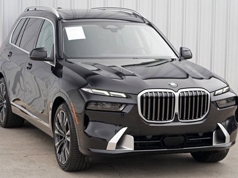 Used 2025 BMW X7 xDrive40i w/ Parking Assistance Package image 59