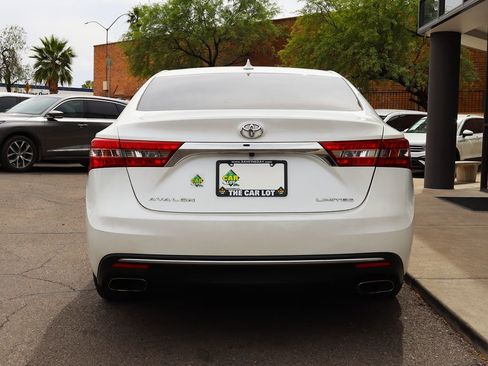 Used 2017 Toyota Avalon Limited w/ All Weather Liner Package FWD image 11