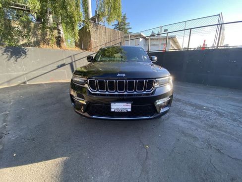 Used 2024 Jeep Grand Cherokee Limited 4xe AWD/4WD image 9