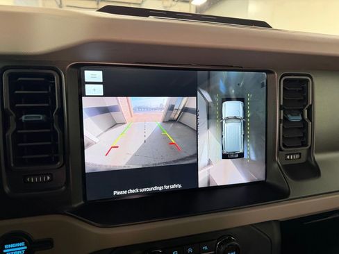 Used 2023 Ford Bronco Wildtrak image 22