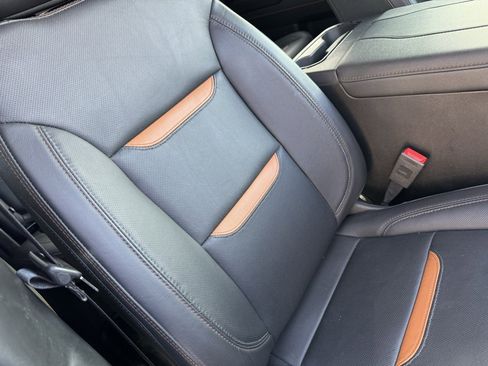 Used 2023 GMC Sierra 1500 AT4 w/ Technology Package image 14